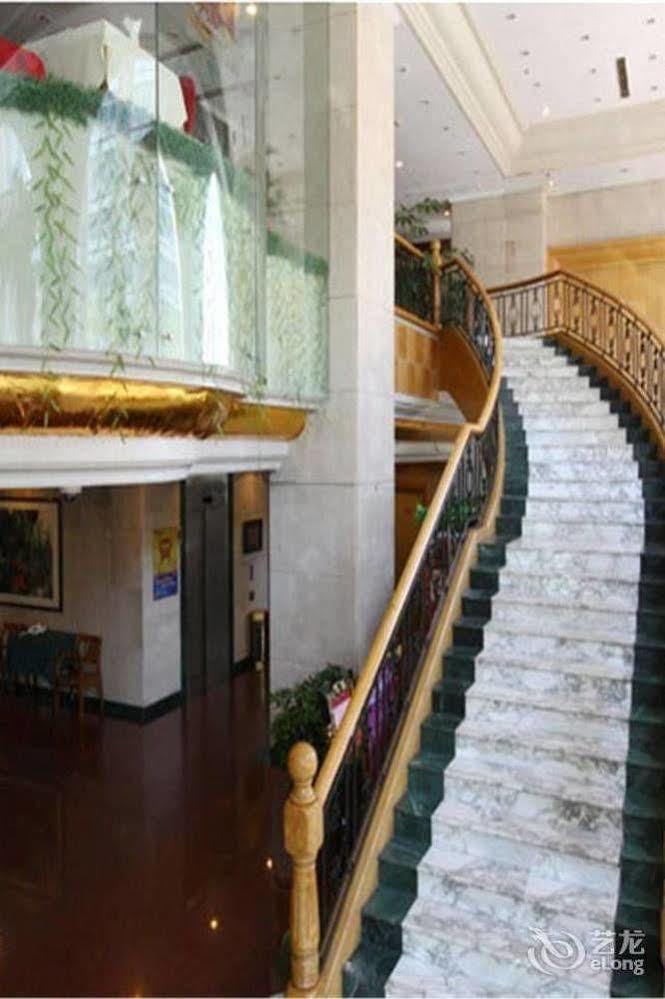 Hampton By Hilton Dalian Zhongshan Exterior photo