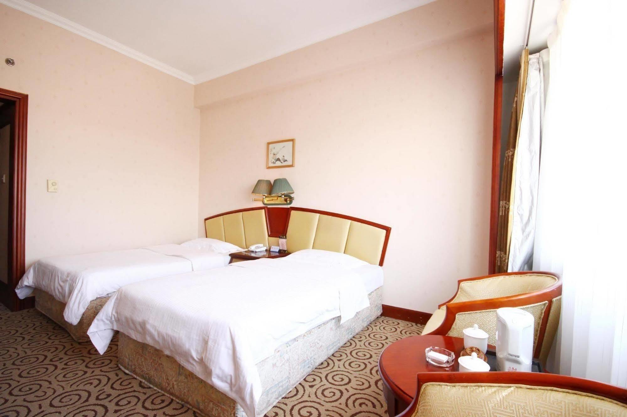 Hampton By Hilton Dalian Zhongshan Exterior photo